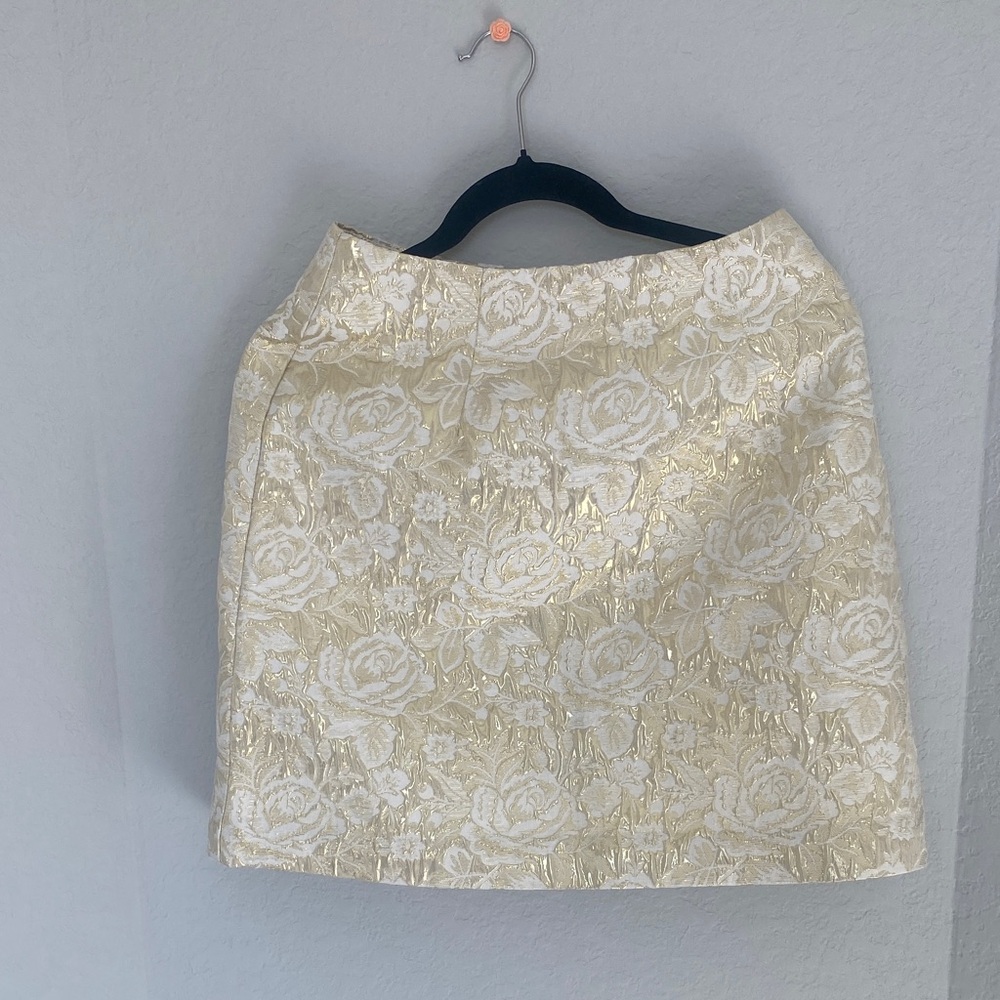 Chic Floral Cream and Gold Mini Skirt